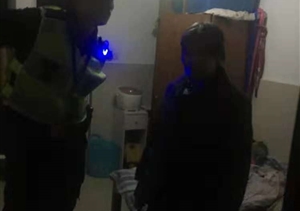 七旬老人深夜迷路，熱心特保護送回家 --五常輔警項目將迷路老人送