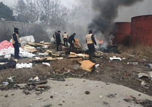 巡查遇見(jiàn)火情，宗保隊員協(xié)助滅火 --金橋市容項目隊員協(xié)助撲滅火情