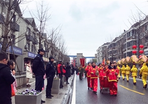 元宵踩街熱鬧非凡 民泰保安保障安全 --浙江民泰保安保障元宵節踩